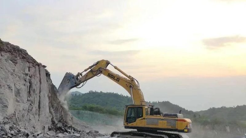 小型压路机平地机：价格背后的价值考量